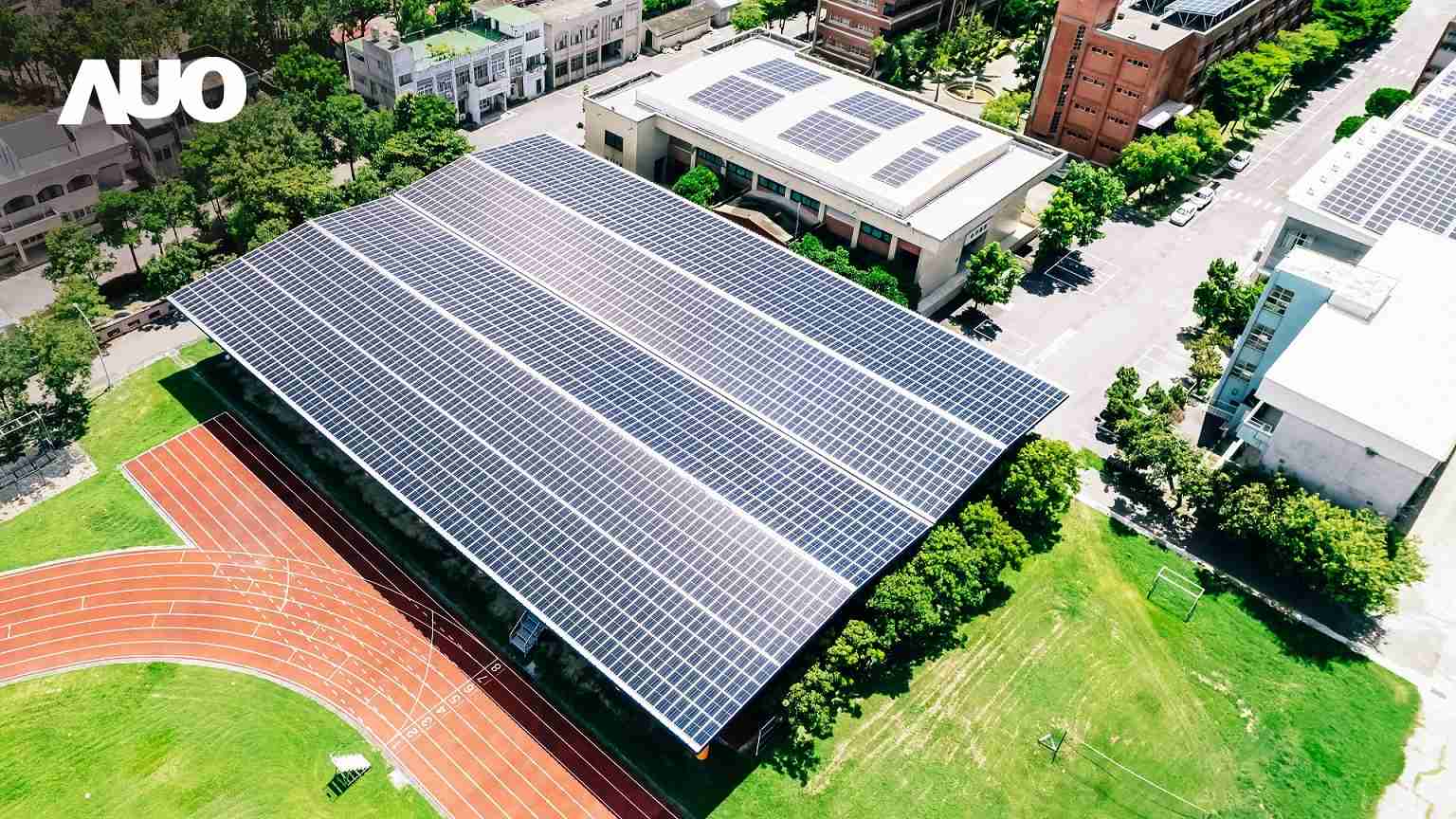 CG电子SunSteel光电整合型浪板具备快速安装、、、轻量化优势，，，，可提升15%发电效能，，，，通过国际IEC与台湾VPC认证安全、、、防漏、、、、耐候标准